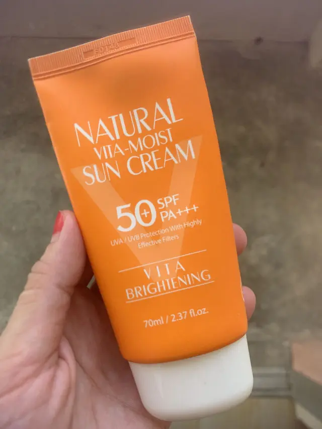 3W Clinic Natural Vita-Moist Sun Cream SPF50+ 70ml - 2