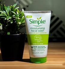 Simple Skin Moisturising Facial Wash 150ml - 3
